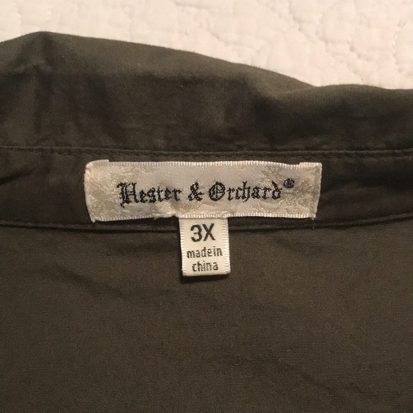 Army Green 3/4 sleeved button down top - Picture 2 of 4